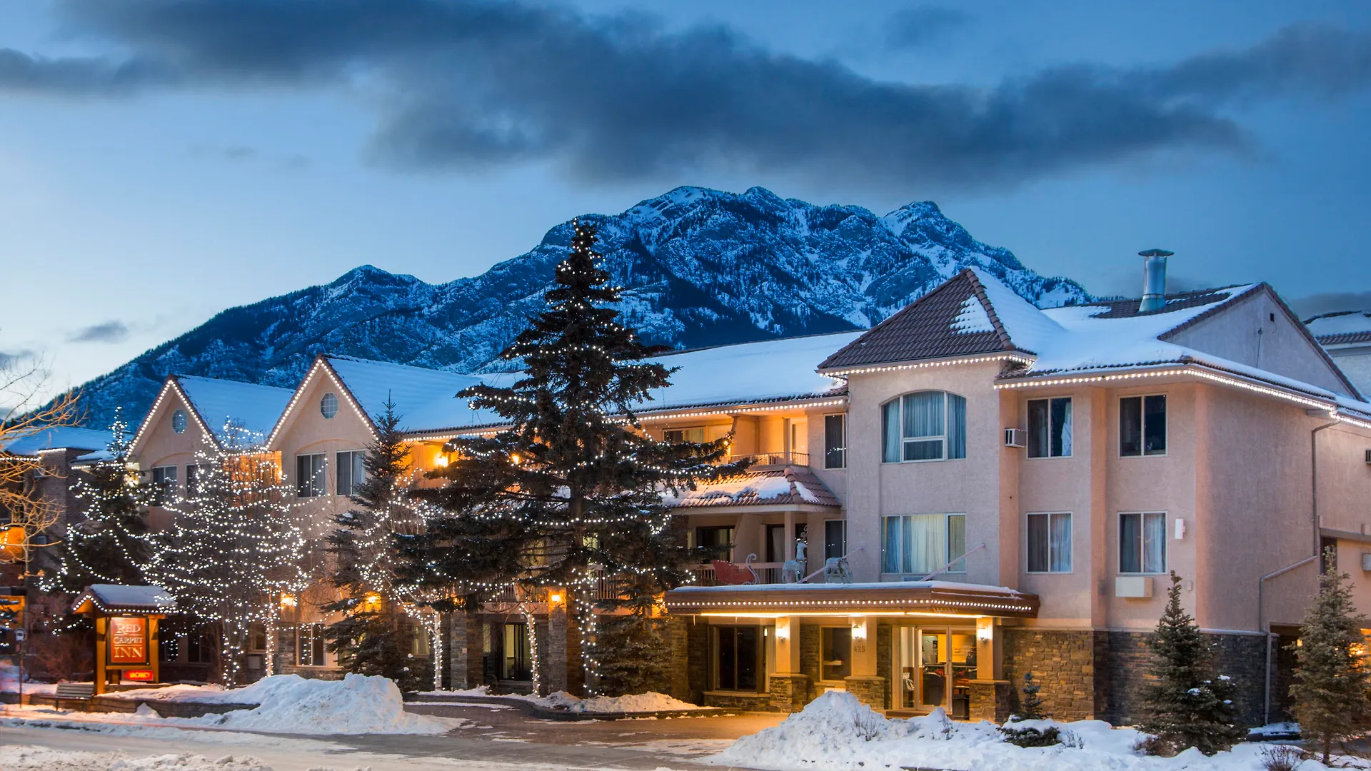 Red Carpet Inn Banff 3*,  Canada