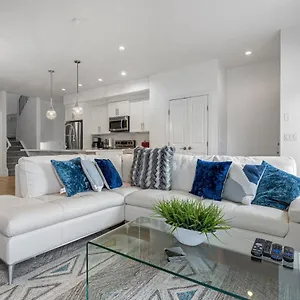 https://luxury-spacious-private-house-near-city-centre.calgaryhotelsearch.com